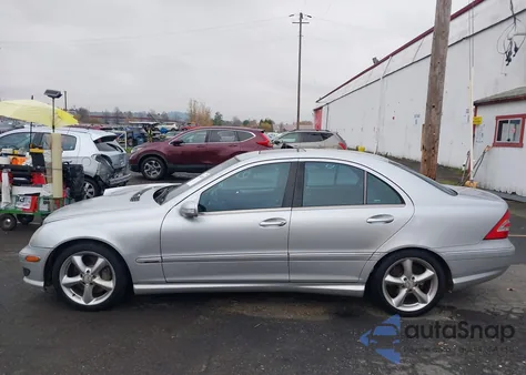 2005 Mercedes-Benz C 230 Kompressor Sport из США, поврежденный, VIN WDBRF40J55F622750